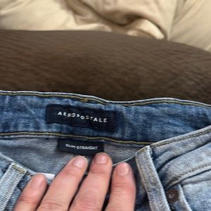 2 pairs aero jeans 28/30